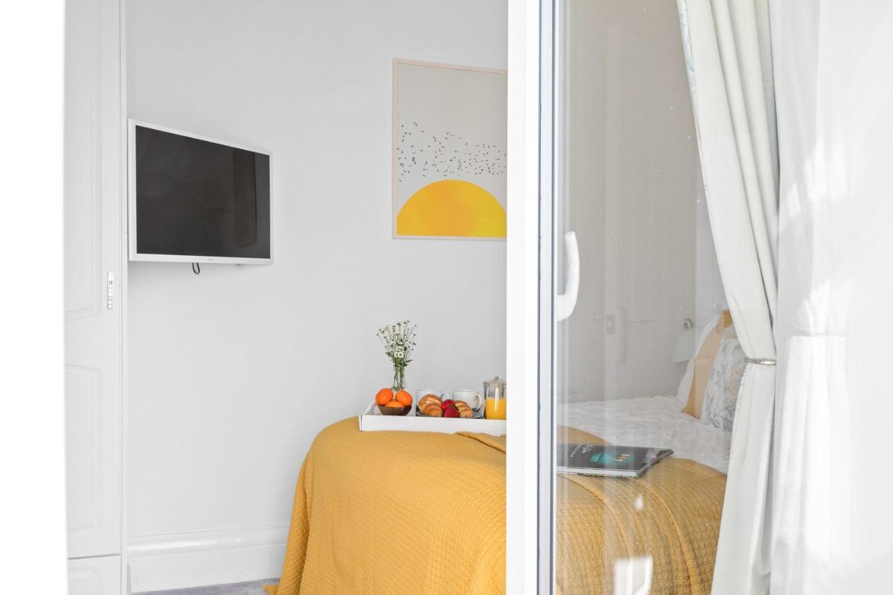 Wellswood Apartment - Sunny Apartment With Stunning Sea Views And Private Balcony 토키 외부 사진