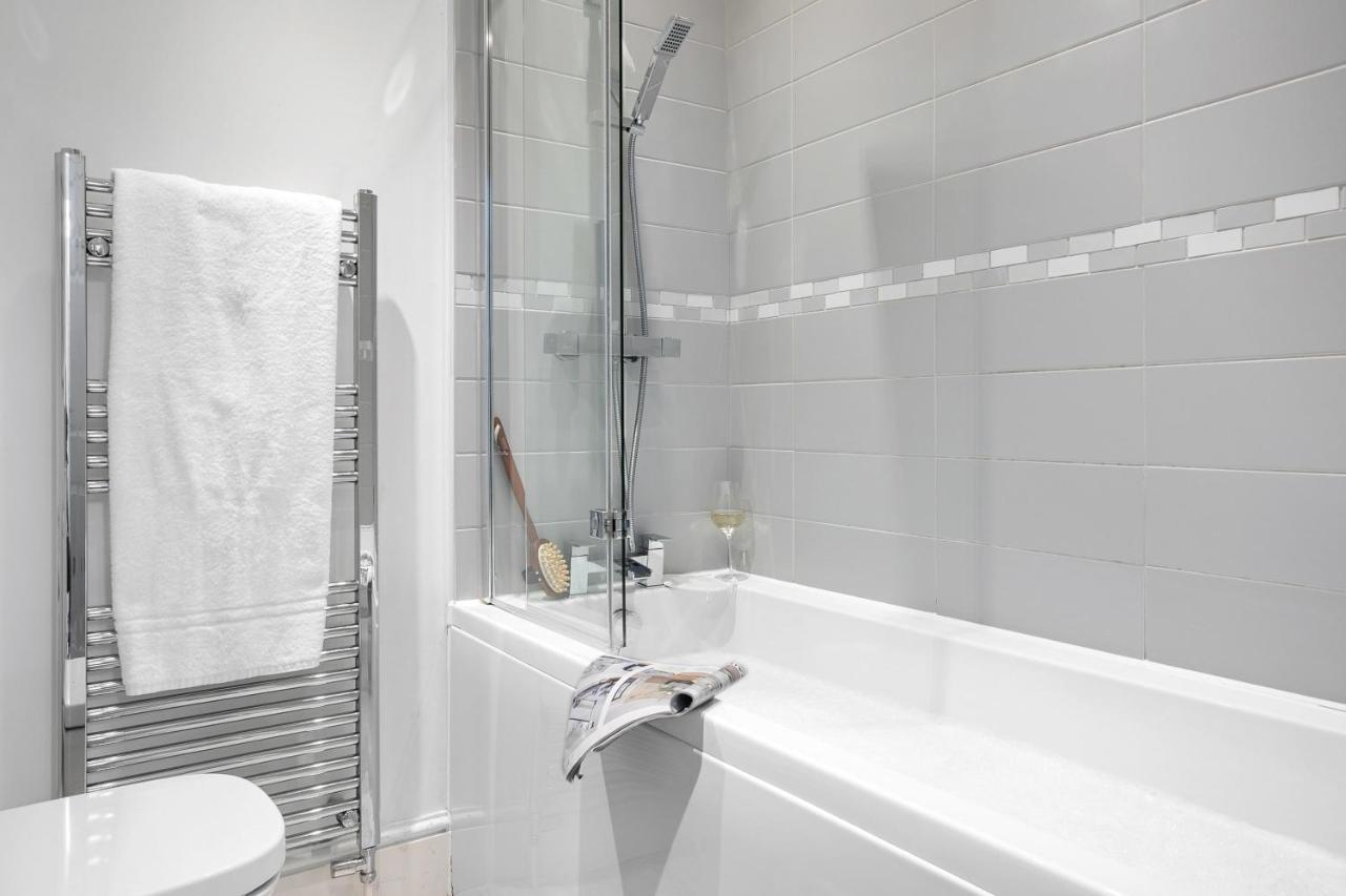 Wellswood Apartment - Sunny Apartment With Stunning Sea Views And Private Balcony 토키 외부 사진